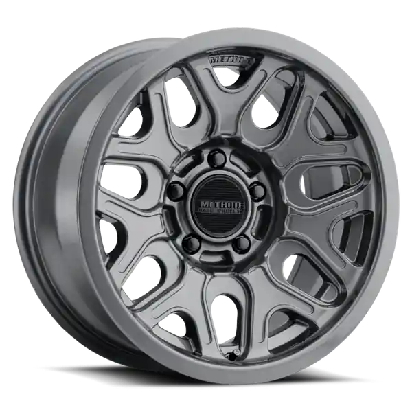 Method MR322 / 18x9 / 8x6.5 BP / 18ET / 5.68in BS / 130.81mm CB - Gloss Titanium Wheel