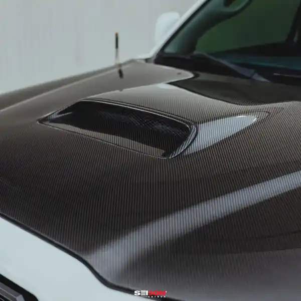 Seibon 05-11 Toyota Tacoma TR-Style Carbon Fiber Hood